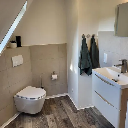 Gemuetliche Mit Grosser Dachterrasse Apartment